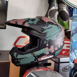 2XL motocross helmet HJC size 2XL DOT approved camouflage design