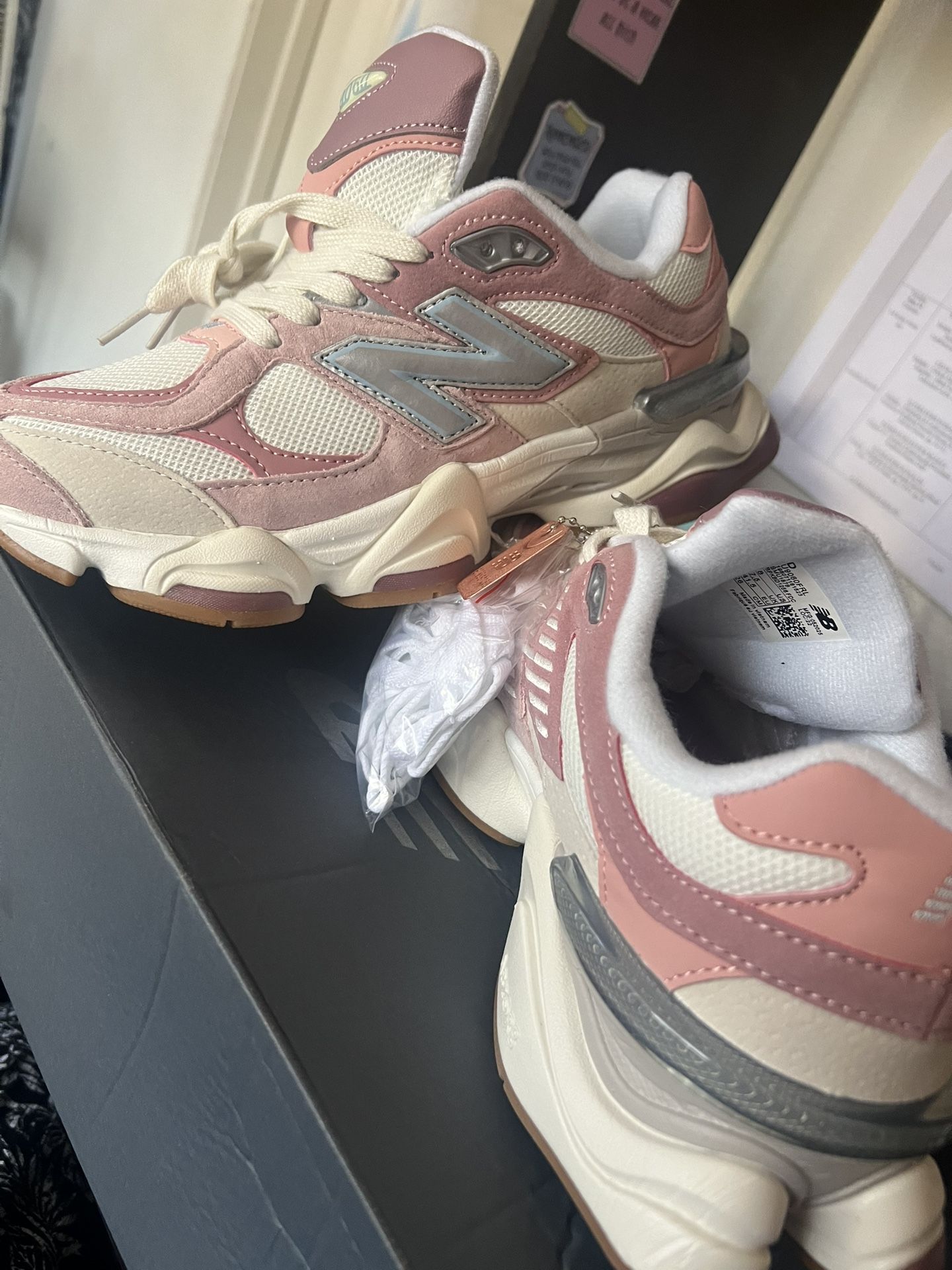 New Balance 9060 Size 8 Men’s 120 OBO