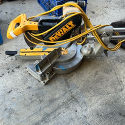 Dewalt 12” Sliding Compound Miter Saw