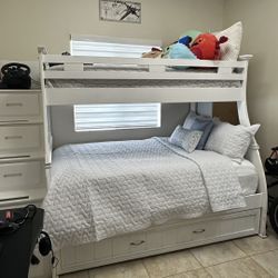 Kids Hilton Head White Twin/Full Step Bunk