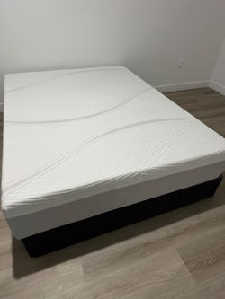 Queen Size Mattress Memory foam new