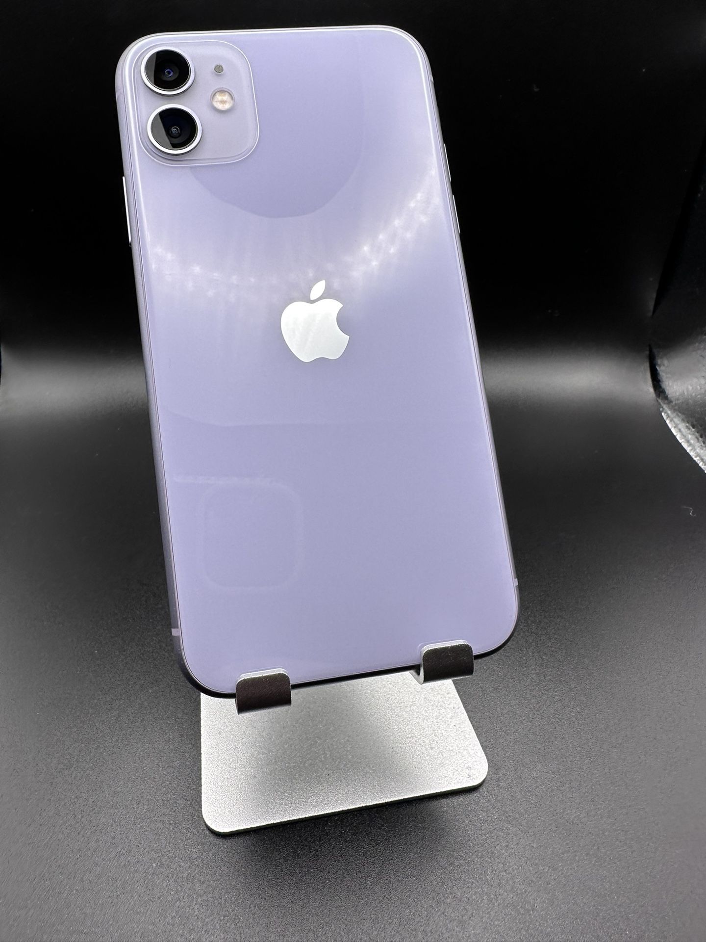 Broken Iphone 11 Lavender Cover Iphone 11 64GB ANY CARRIER PURPLE
