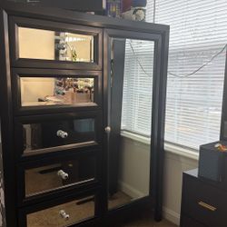 dresser we mirror 