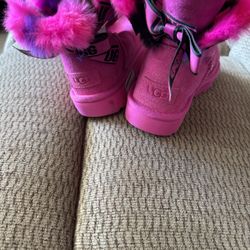 Size 5 Ugg
