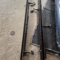 Queen Size Bed Frame 40 $