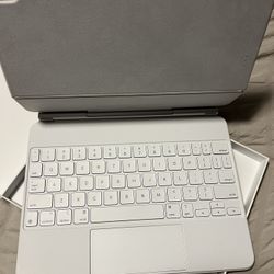 iPad Magic Keyboard 