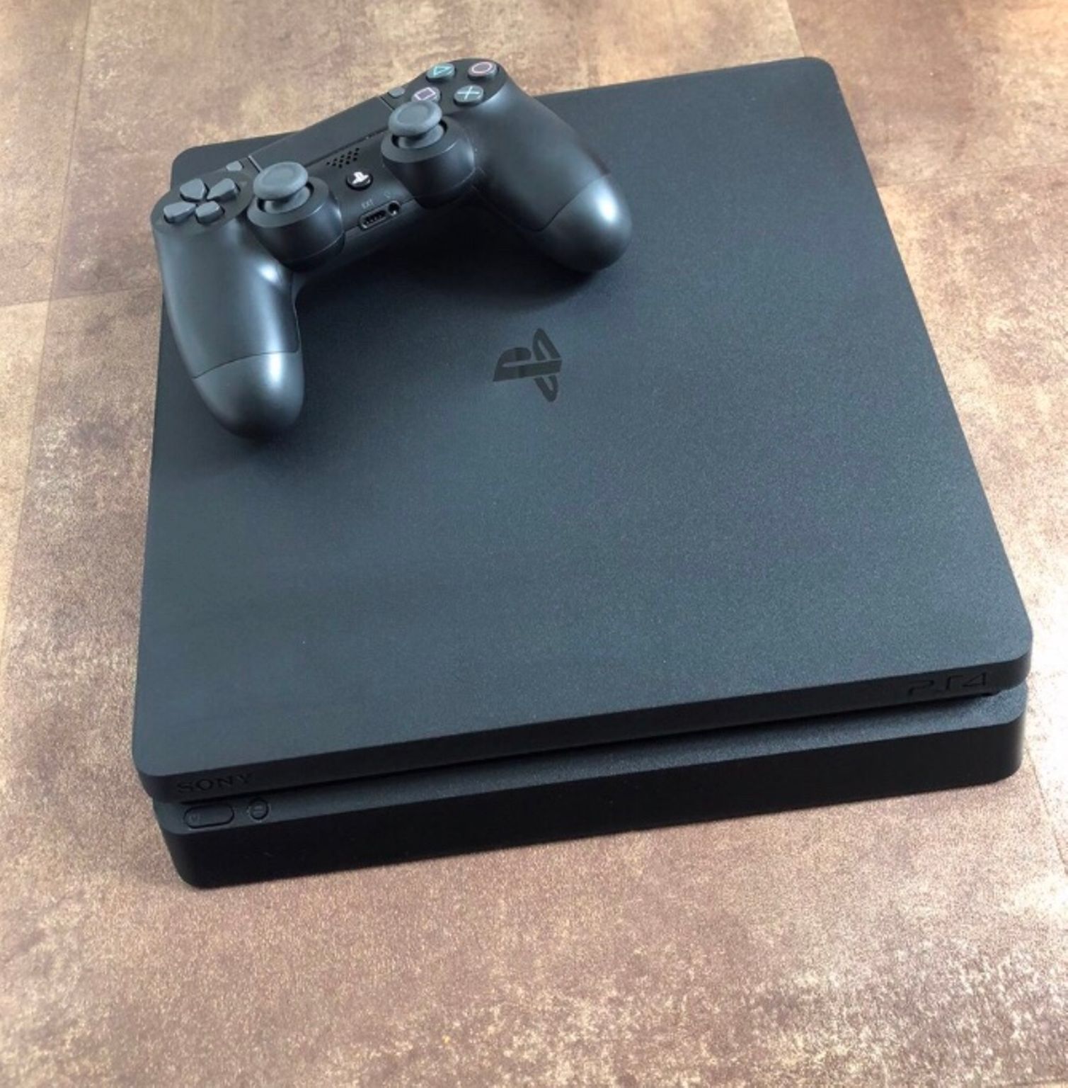 PS4 slim great condition