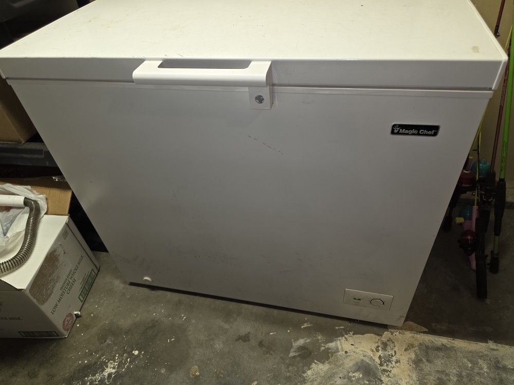 8.7 Cu FT Chest Freezer