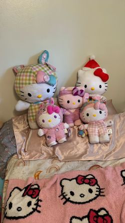 Hello Kitty Greeters
