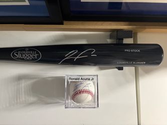 Ronald Acuna Jr Signed Bat and Baseball Set
