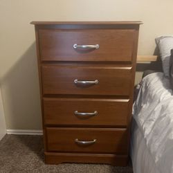 Wooden 4 Drawer Dresser 
