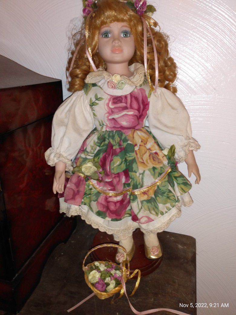 7 Antique Ceramic And Porcelain Dolls 