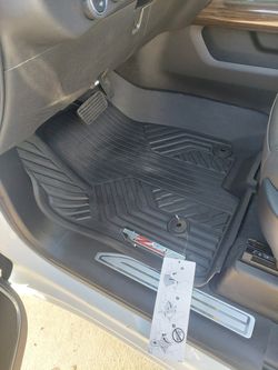  Silverado floor  mat 2023