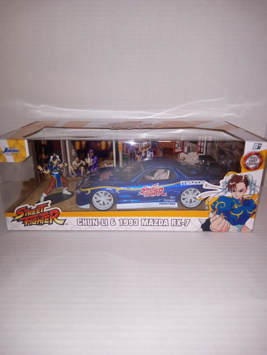 Chun-Li & 1993 Mazda RX-7 1/24 Toy