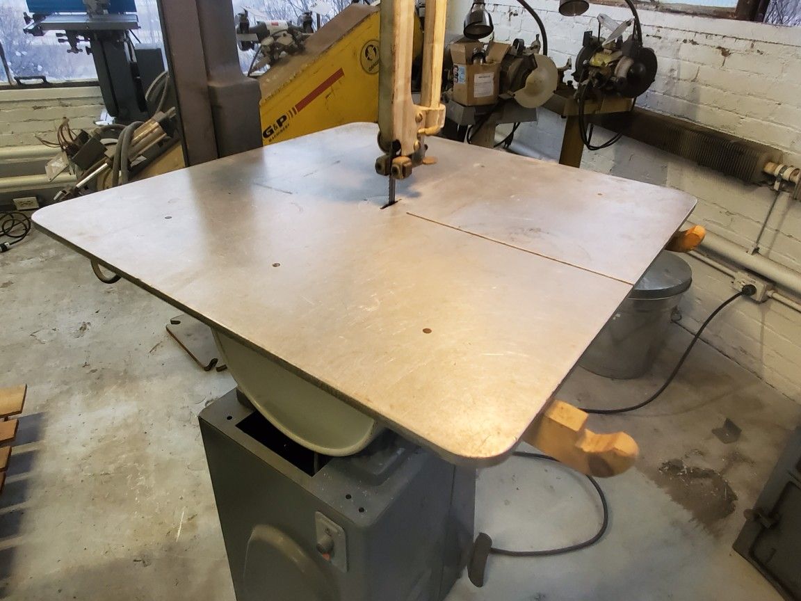 Rockwell Delta 14" Bandsaw w/ riser kit for Sale in Akron, OH OfferUp