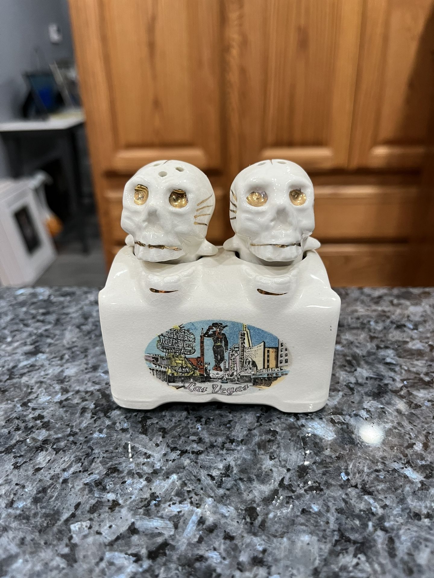 Vintage Ceramic Las Vegas Bobbleheads pair of salt and pepper shakers. Size approximately 3 1/4 inches wide and 3 1/2 inches tall. Made in Japan sti