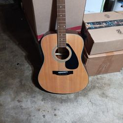 Yamaha Acoustic Guitar