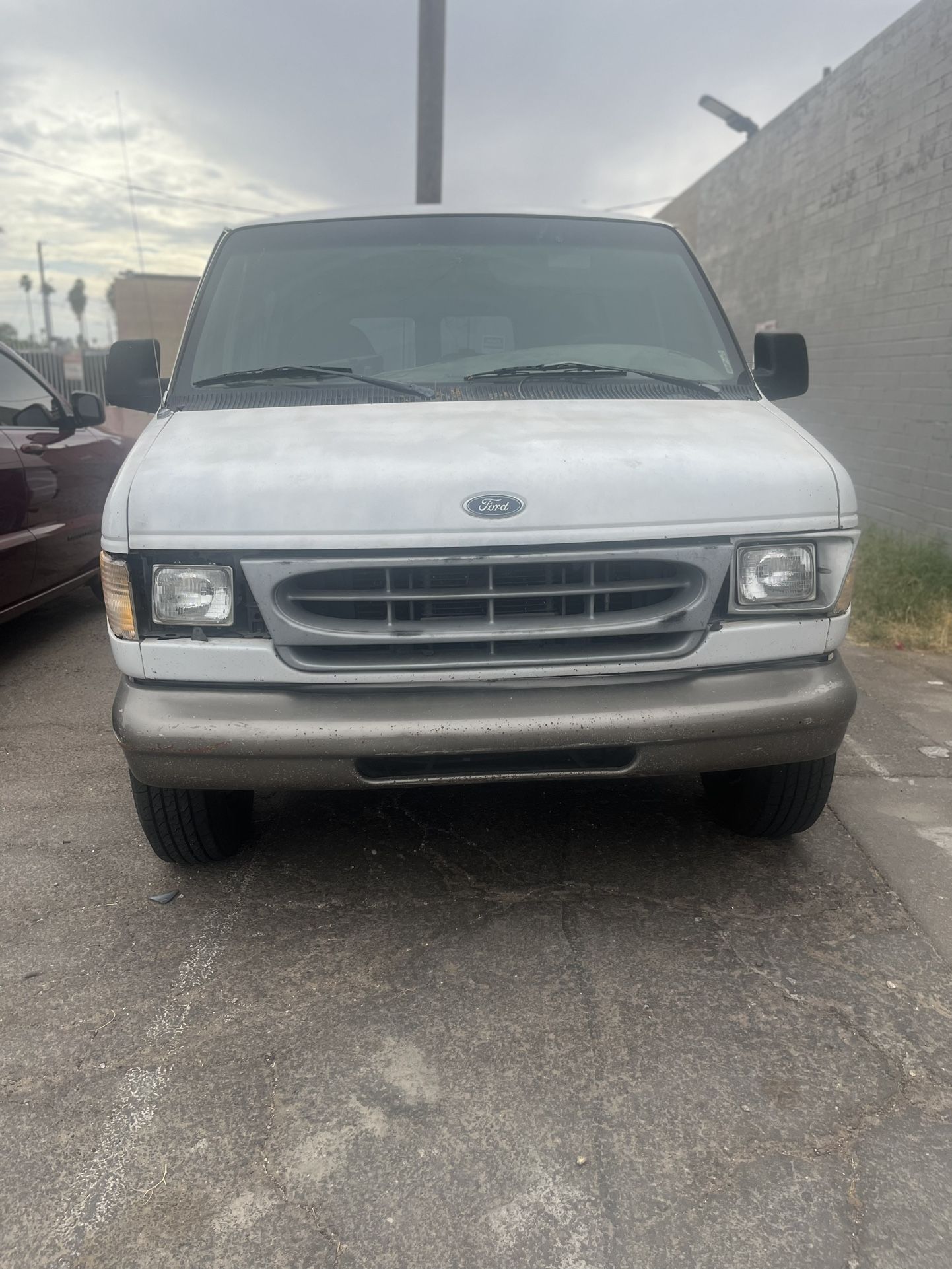 2003 Ford E-350