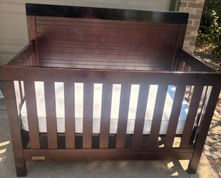 crib with mattress/ cuna con colchón