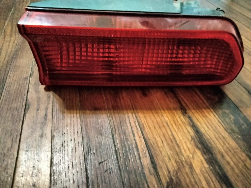 2007-2014 Dodge Challenger Passenger Side Tail Light