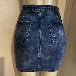 American Eagle navy denim mini skirt #denim #size 2 very strechy used