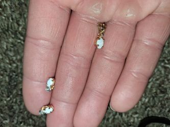 Opals necklace and earrings very rare gems