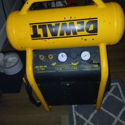 Dewalt Portable Aircompresser 
