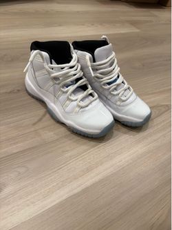 Air Jordan 11 Retro “Legend Blue” (Columbia) GS Size 4Y – Great Condition