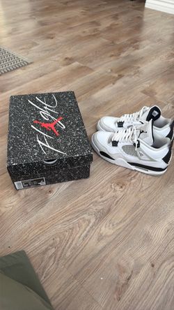 Air Jordan 4 Retro Military Size 9