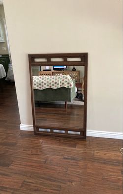 Mid Century Modern 196O’s Walnut Mirror!! Excellent Condition!