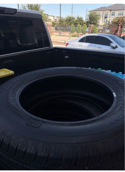 Tire 275/60/20 (2)