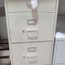 4 Drawer File Cabinet 