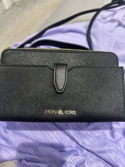 **New*** Black Michael Kors Purse/walleu
