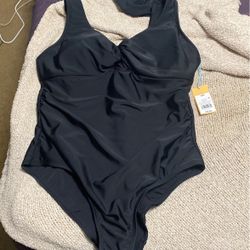 Woman’s One Peice Baiting Suit