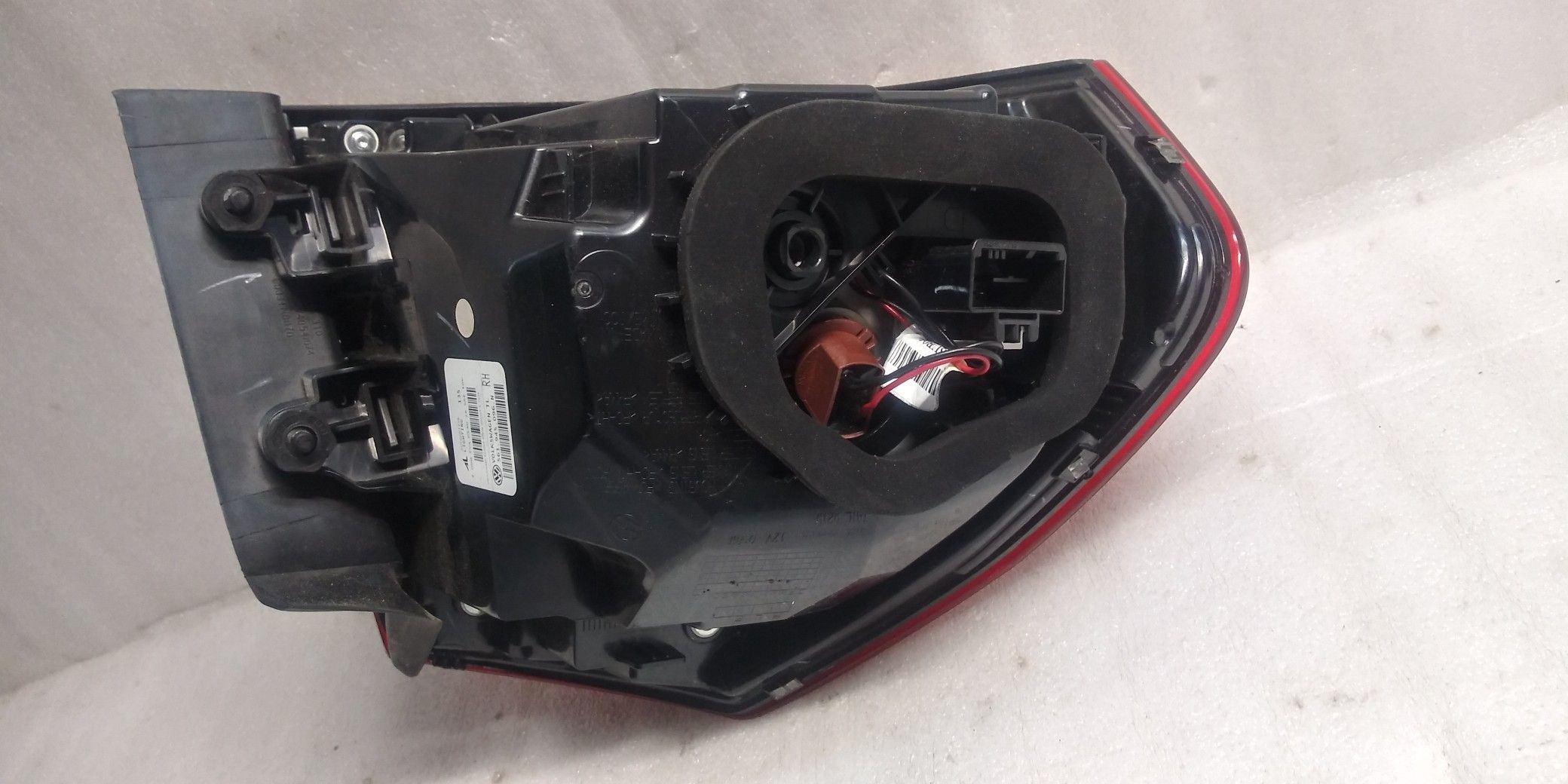 2016 2017 2018 VW Passat tail light