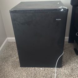 Mini Fridge 