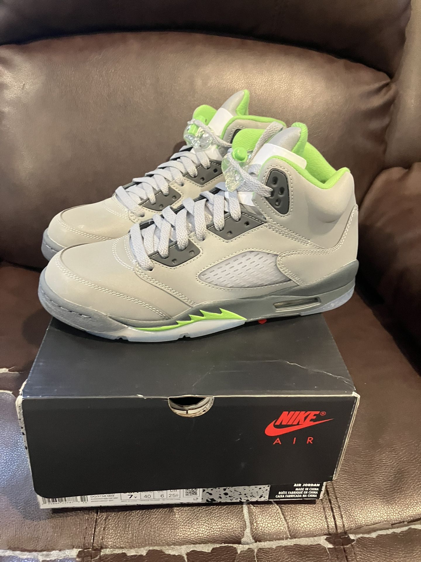 Nike Air Jordan 5 Retro Green Bean Size 7Y GS