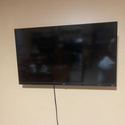 32” TCL Roku TV