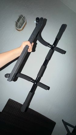 CHIN UP PULL UP BAR