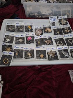 Vintage Brooches Sale!