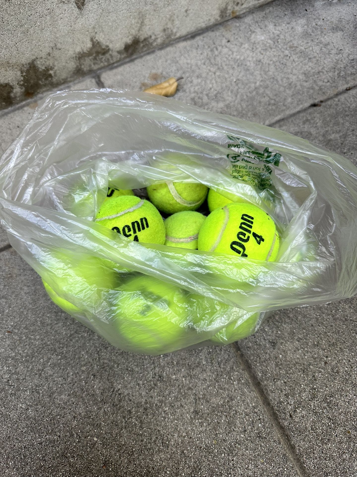 10 Tennis Balls