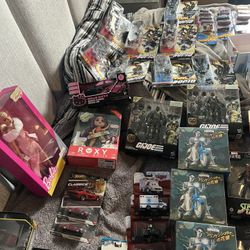 GINORMOUS HOT WHEELS GARAGE SALE THIS WEEKEND APRIL 3RD, 4TH, & 5TH FRIDAY SATURDAY AND SUNDAY   WILL BE HAVING HOT WHEELS, SUPER TREASURE HUNTS, POKE