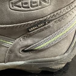 Keen Boots Size 8