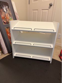 Free shoe storage shelf / organizer