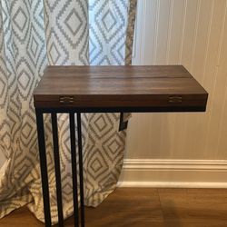Exapandable Side table