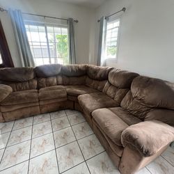 Brown Sectional Couch (FREE!!)