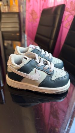 Baby Nike dunks . Size : US 4c