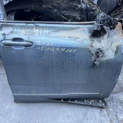 2020-2023 TOYOTA HIGHLANDER RIGHT FRONT DOOR SHELL