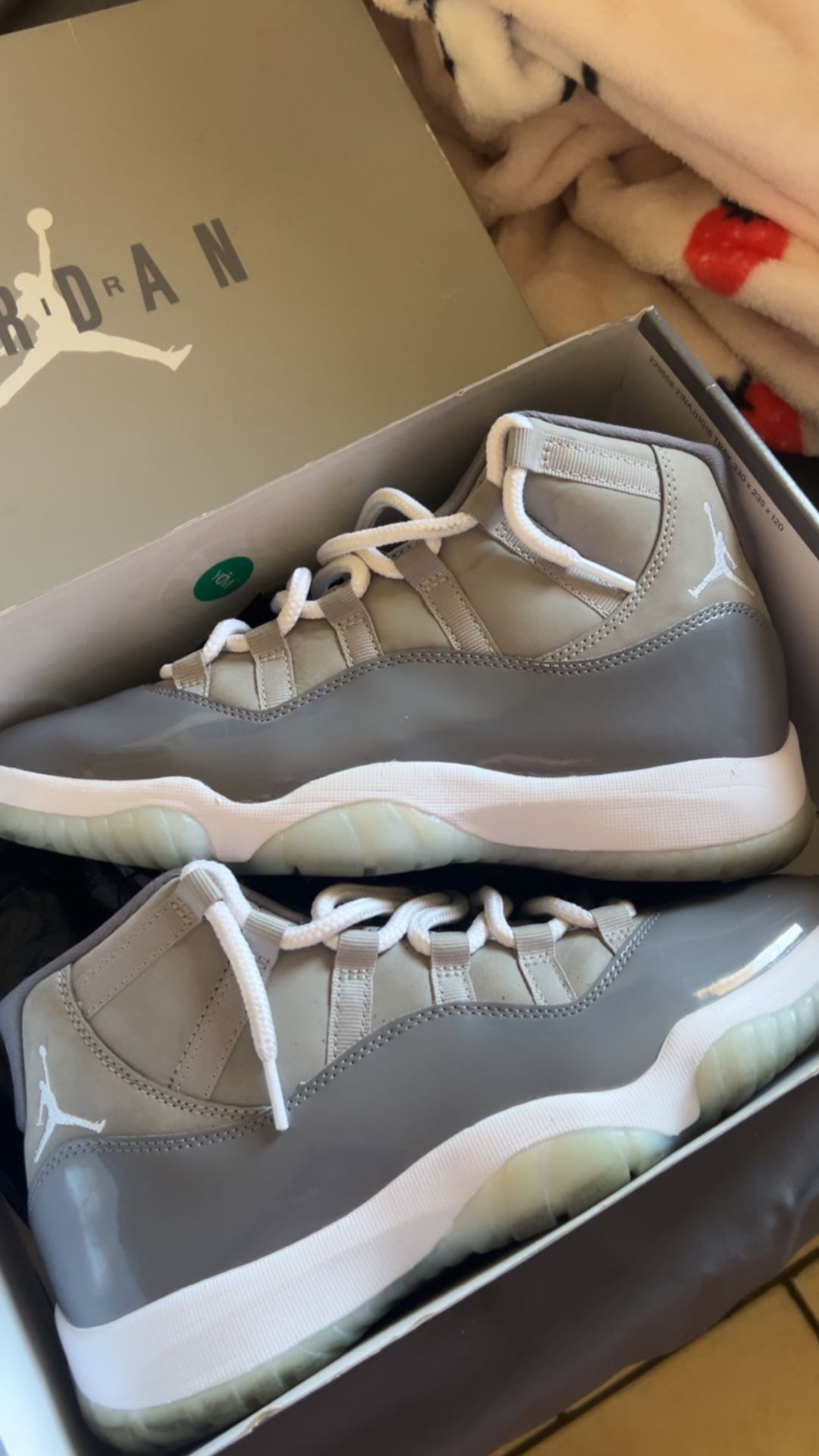 Jordan 11 Cool grey Like new.