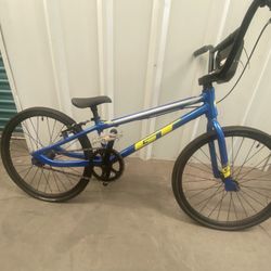 BMX BIKE MINT CONDITION 